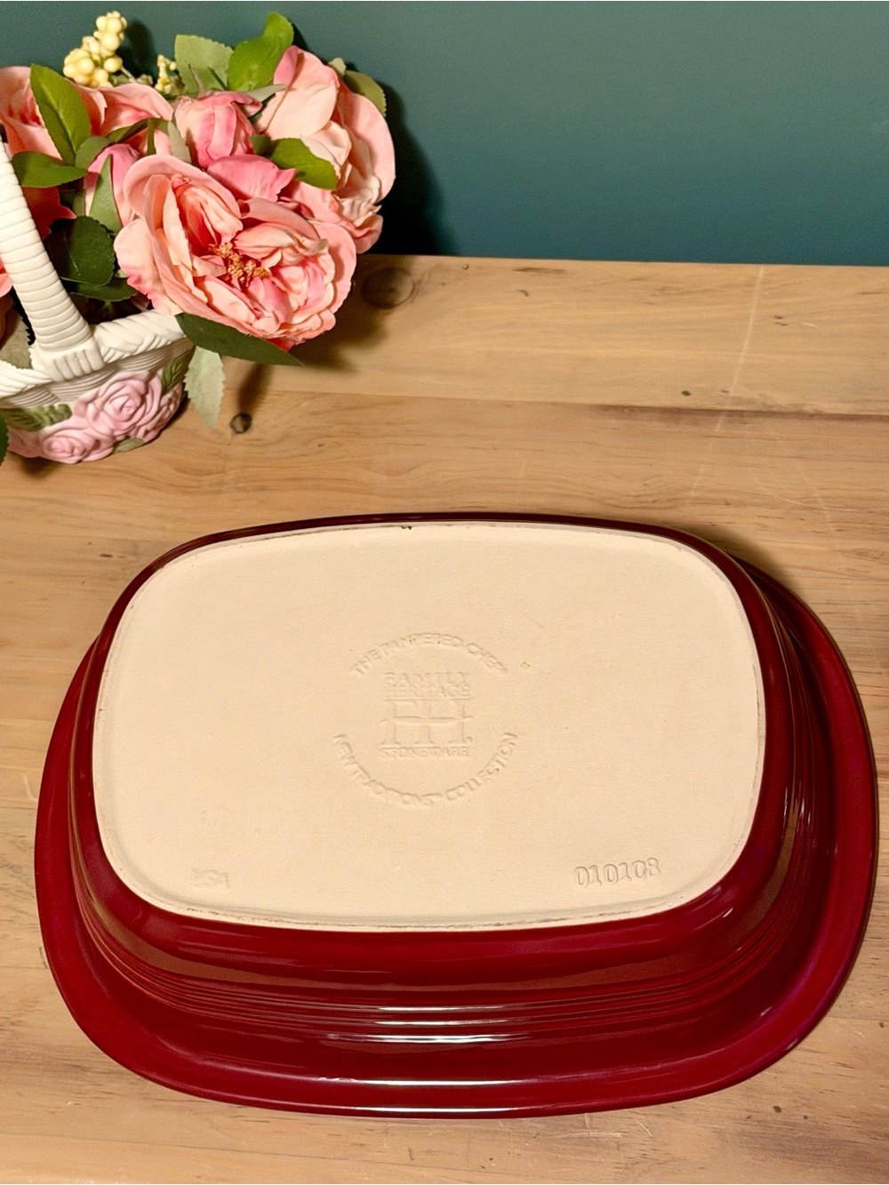 Pampered Chef Deep Covered Baker Cranberry 3.1 Qt Stoneware Dish - Picture 6 of 11